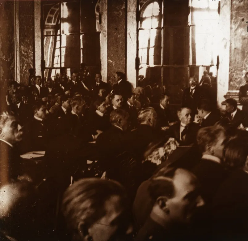 Les délégues allemands à la signature du traité de Versailles