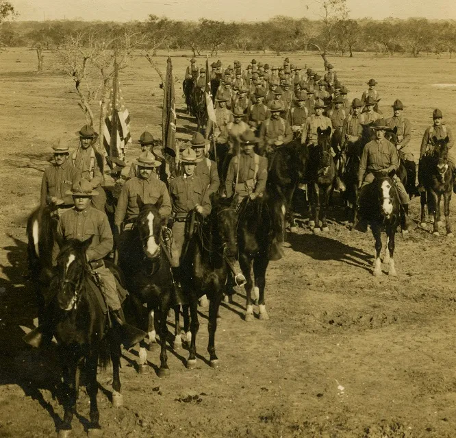 Groupe de soldats américains à cheval vers 1916